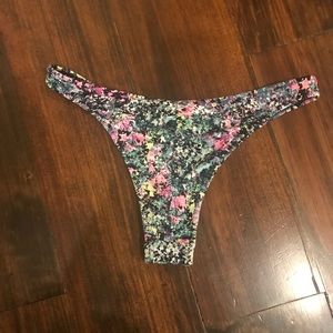 Cheeky Victoria’s Secret bottom